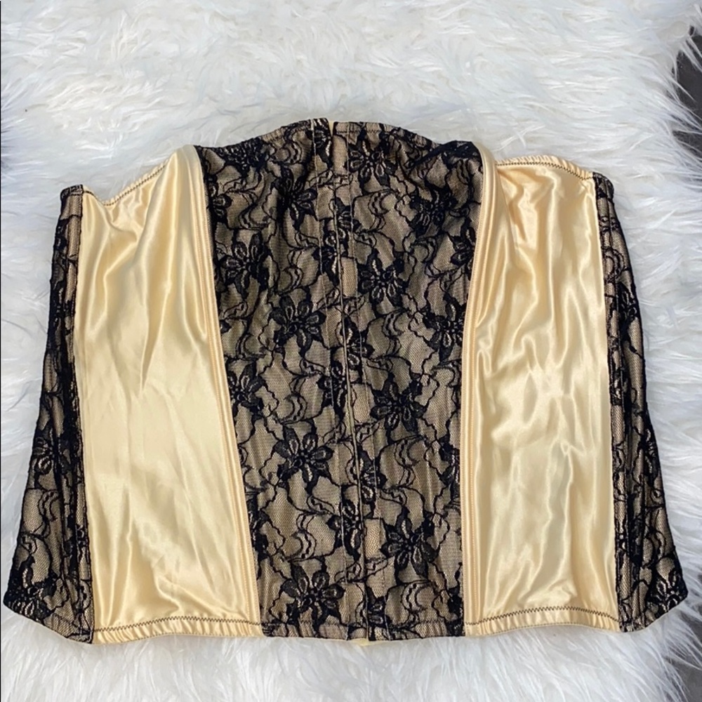 Cacique Yellow/Black Lace Corset Size 22/24 NWOT